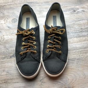 Sperry Black tennis shoes size 7.5